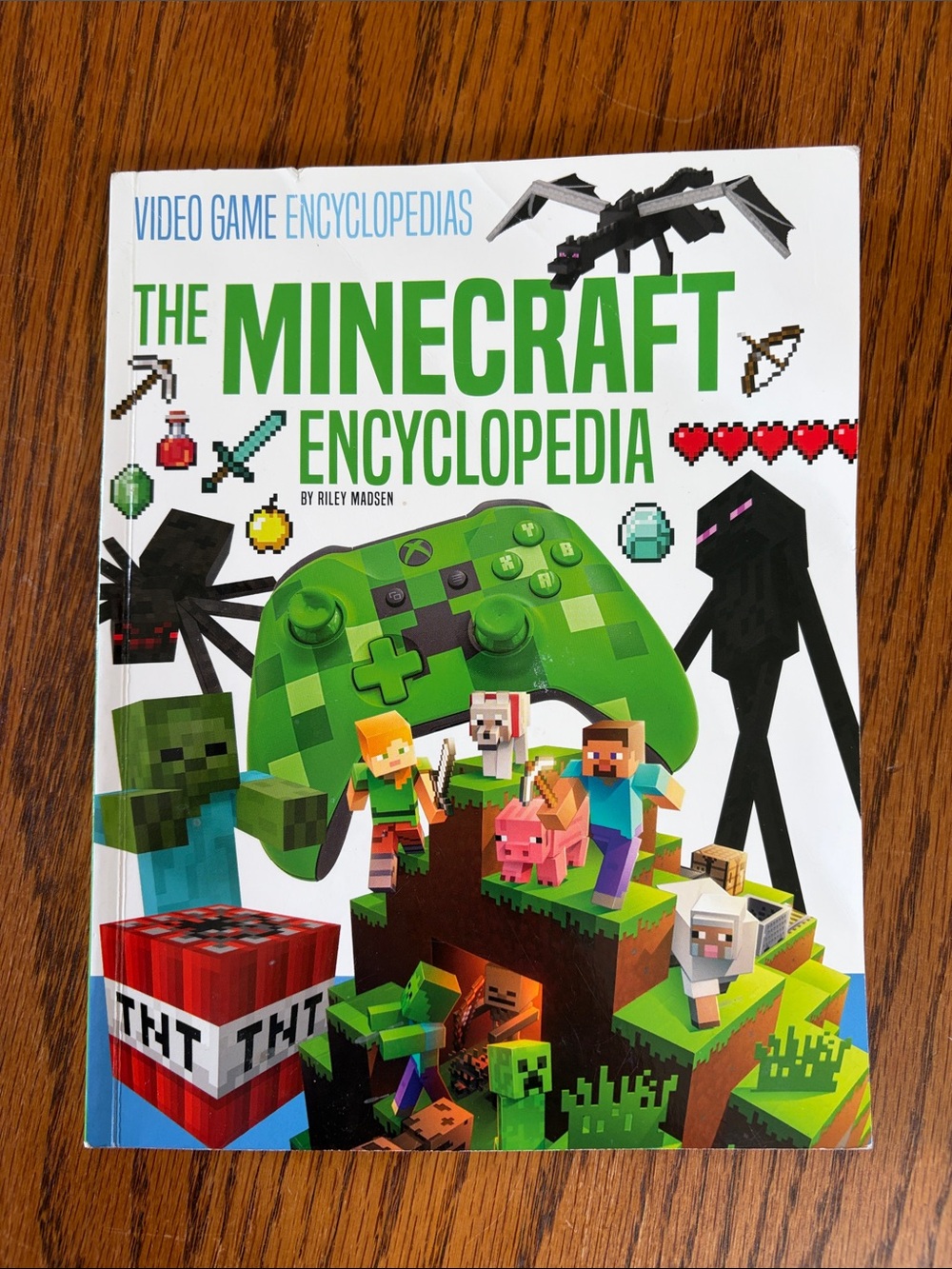 The Minecraft Encyclopedia - Green Cover